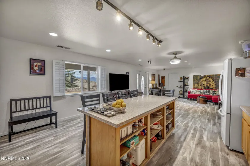 1568 Barker, Gardnerville, Nevada 89410, 5 Bedrooms Bedrooms, ,4 BathroomsBathrooms,Residential,Residential,Barker,260002021