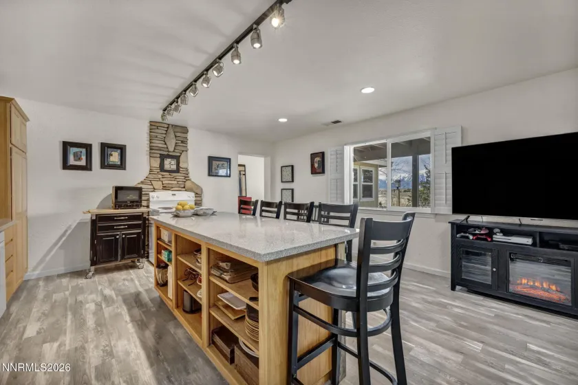 1568 Barker, Gardnerville, Nevada 89410, 5 Bedrooms Bedrooms, ,4 BathroomsBathrooms,Residential,Residential,Barker,260002021