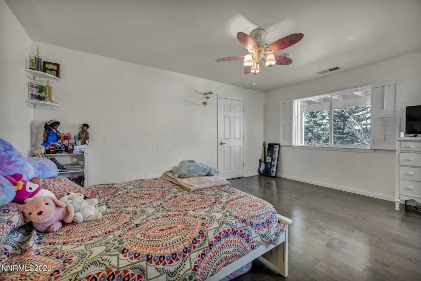 1568 Barker, Gardnerville, Nevada 89410, 5 Bedrooms Bedrooms, ,4 BathroomsBathrooms,Residential,Residential,Barker,260002021