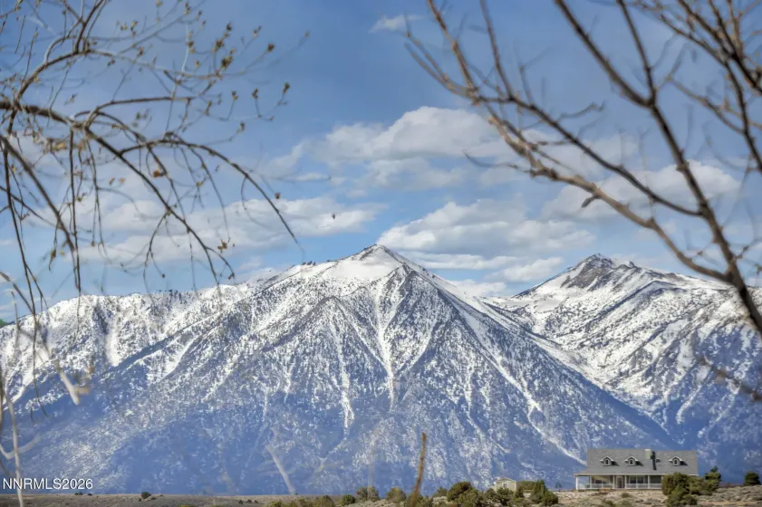 1568 Barker, Gardnerville, Nevada 89410, 5 Bedrooms Bedrooms, ,4 BathroomsBathrooms,Residential,Residential,Barker,260002021