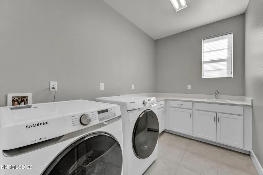 9267 Blue Basin, Reno, Nevada 89521, 5 Bedrooms Bedrooms, ,5 BathroomsBathrooms,Residential,Residential,Blue Basin,260002034