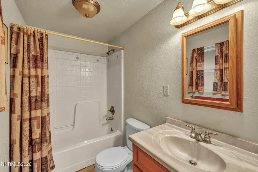 8825 Artesian, Reno, Nevada 89506, 3 Bedrooms Bedrooms, ,2 BathroomsBathrooms,Residential,Residential,Artesian,260002040