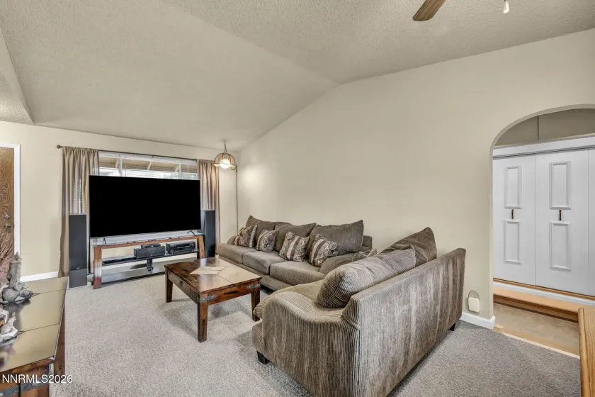 8825 Artesian, Reno, Nevada 89506, 3 Bedrooms Bedrooms, ,2 BathroomsBathrooms,Residential,Residential,Artesian,260002040