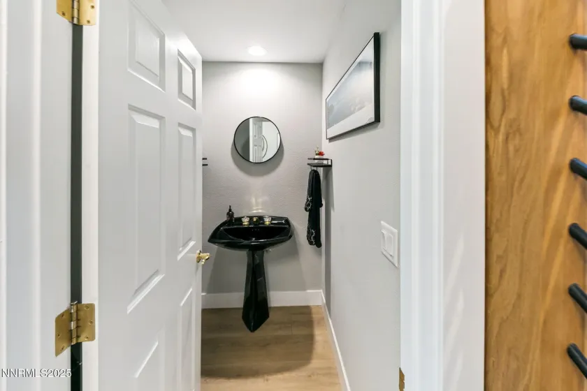 120 Country Club, Incline Village, Nevada 89451, 2 Bedrooms Bedrooms, ,3 BathroomsBathrooms,Residential,Residential,Country Club,250056431