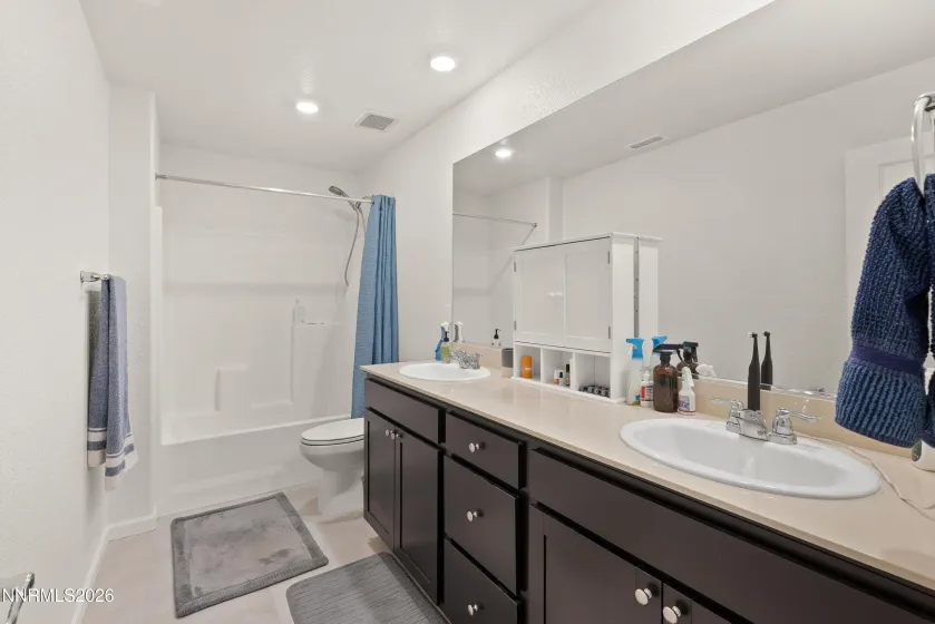 594 Pine Creek, Dayton, Nevada 89403, 4 Bedrooms Bedrooms, ,3 BathroomsBathrooms,Residential,Residential,Pine Creek,260002043