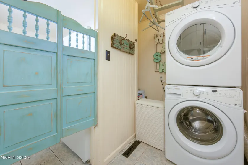 971 Melba, Reno, Nevada 89503, 2 Bedrooms Bedrooms, ,1 BathroomBathrooms,Residential,Residential,Melba,260002055