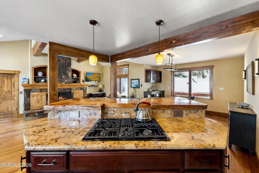 2361 Tolteca, South Lake Tahoe, California 96150, 5 Bedrooms Bedrooms, ,4 BathroomsBathrooms,Residential,Residential,Tolteca,260002058