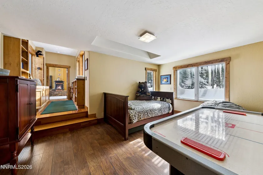 2361 Tolteca, South Lake Tahoe, California 96150, 5 Bedrooms Bedrooms, ,4 BathroomsBathrooms,Residential,Residential,Tolteca,260002058