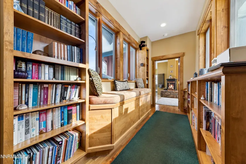 2361 Tolteca, South Lake Tahoe, California 96150, 5 Bedrooms Bedrooms, ,4 BathroomsBathrooms,Residential,Residential,Tolteca,260002058