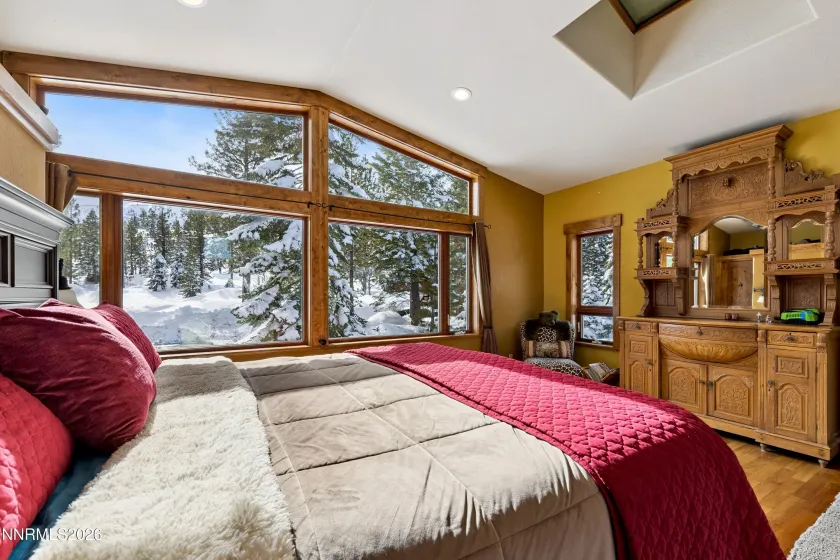 2361 Tolteca, South Lake Tahoe, California 96150, 5 Bedrooms Bedrooms, ,4 BathroomsBathrooms,Residential,Residential,Tolteca,260002058