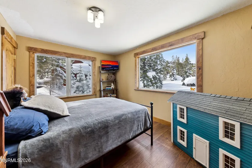 2361 Tolteca, South Lake Tahoe, California 96150, 5 Bedrooms Bedrooms, ,4 BathroomsBathrooms,Residential,Residential,Tolteca,260002058