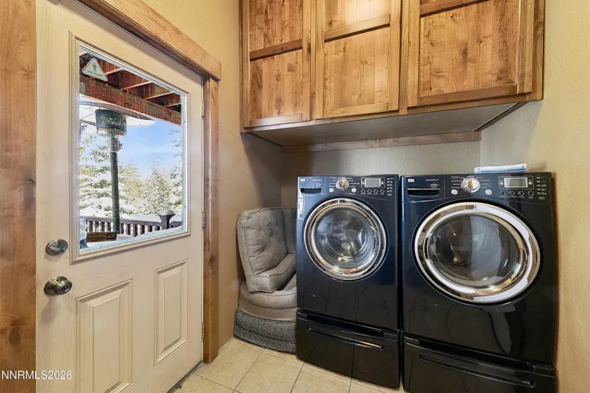 2361 Tolteca, South Lake Tahoe, California 96150, 5 Bedrooms Bedrooms, ,4 BathroomsBathrooms,Residential,Residential,Tolteca,260002058