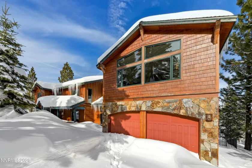 2361 Tolteca, South Lake Tahoe, California 96150, 5 Bedrooms Bedrooms, ,4 BathroomsBathrooms,Residential,Residential,Tolteca,260002058
