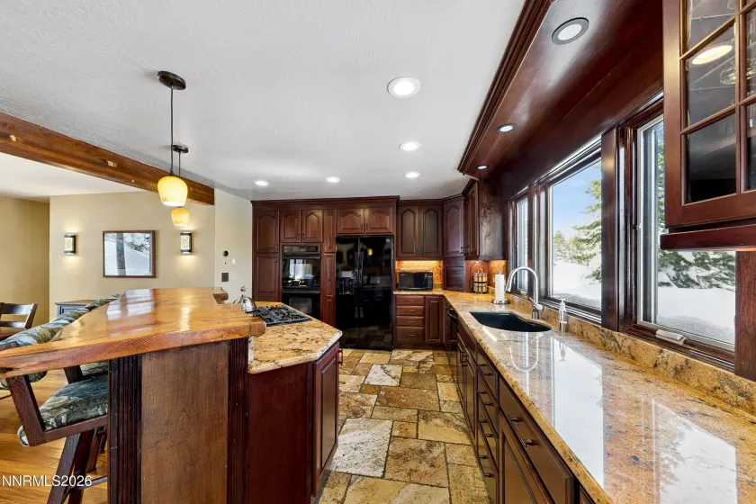 2361 Tolteca, South Lake Tahoe, California 96150, 5 Bedrooms Bedrooms, ,4 BathroomsBathrooms,Residential,Residential,Tolteca,260002058