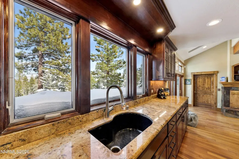 2361 Tolteca, South Lake Tahoe, California 96150, 5 Bedrooms Bedrooms, ,4 BathroomsBathrooms,Residential,Residential,Tolteca,260002058
