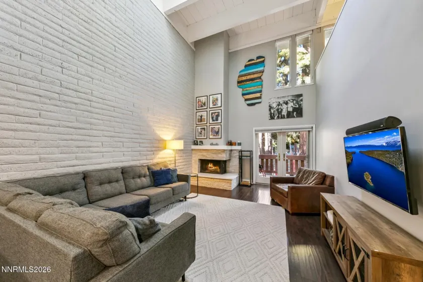 120 Country Club, Incline Village, Nevada 89450, 2 Bedrooms Bedrooms, ,3 BathroomsBathrooms,Residential,Residential,Country Club,260002065