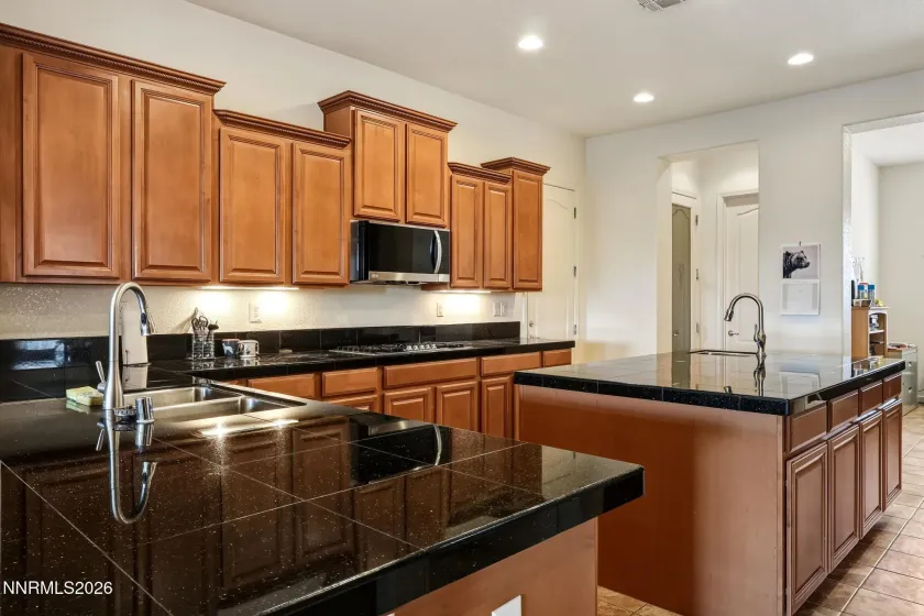 7055 Voyage, Sparks, Nevada 89436, 3 Bedrooms Bedrooms, ,3 BathroomsBathrooms,Residential,Residential,Voyage,260002069