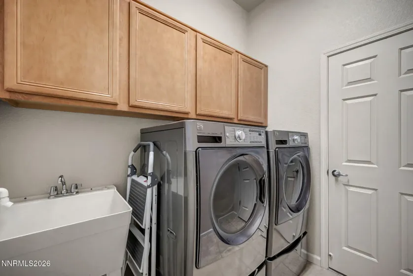 7354 Phoenix, Sparks, Nevada 89436, 4 Bedrooms Bedrooms, ,3 BathroomsBathrooms,Residential,Residential,Phoenix,260002075