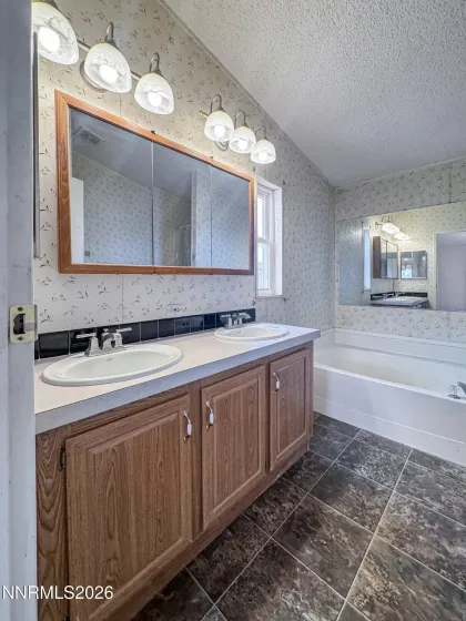 4600 Maxine, Winnemucca, Nevada 89445, 3 Bedrooms Bedrooms, ,2 BathroomsBathrooms,Residential,Residential,Maxine,260002076