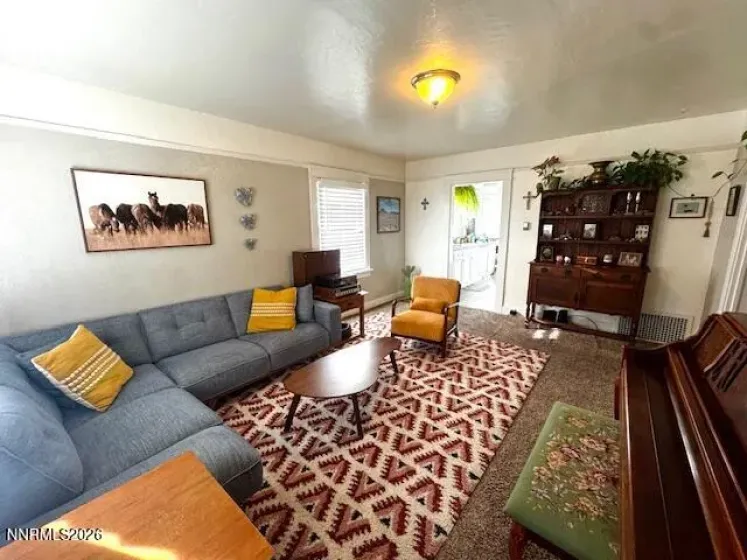 627 2nd, Reno, Nevada 89502, 2 Bedrooms Bedrooms, ,1 BathroomBathrooms,Residential,Residential,2nd,260002080