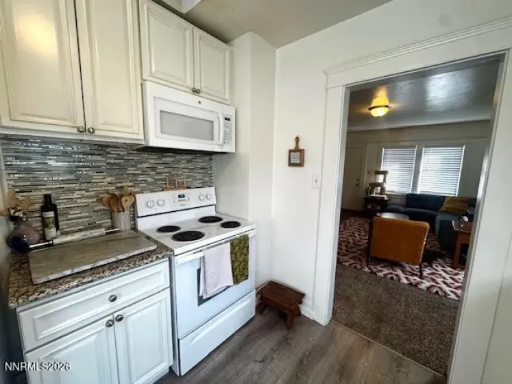 627 2nd, Reno, Nevada 89502, 2 Bedrooms Bedrooms, ,1 BathroomBathrooms,Residential,Residential,2nd,260002080