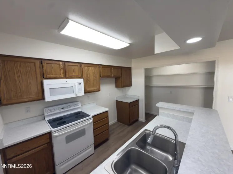 426 Windtree, Carson City, Nevada 89701, 3 Bedrooms Bedrooms, ,2 BathroomsBathrooms,Residential,Residential,Windtree,260002081