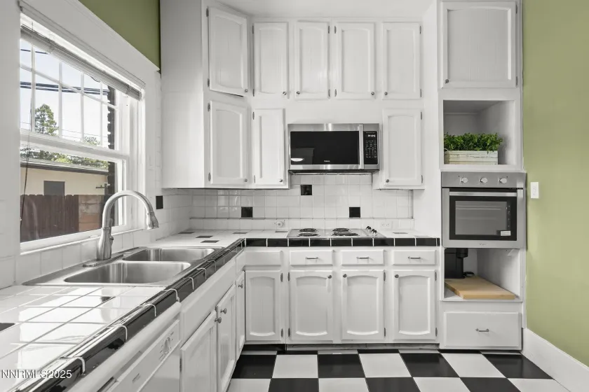 1055 Riverside, Reno, Nevada 89503, 3 Bedrooms Bedrooms, ,2 BathroomsBathrooms,Residential,Residential,Riverside,260002085