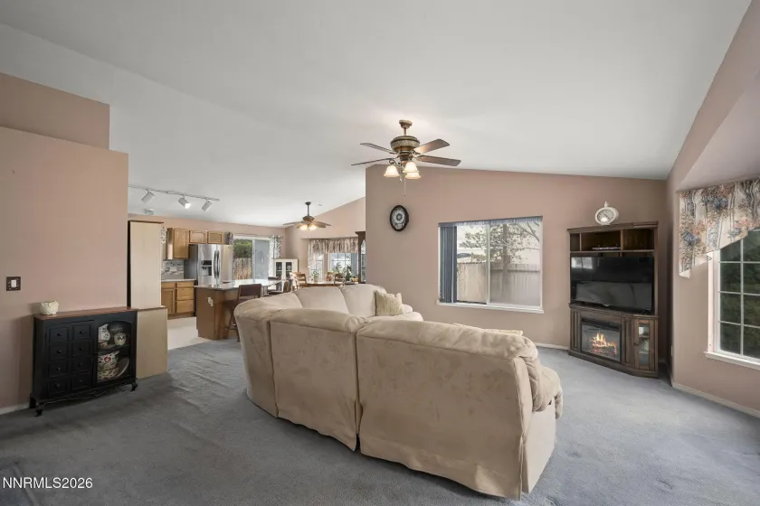 250 Carlene, Sparks, Nevada 89436, 3 Bedrooms Bedrooms, ,2 BathroomsBathrooms,Residential,Residential,Carlene,260002088