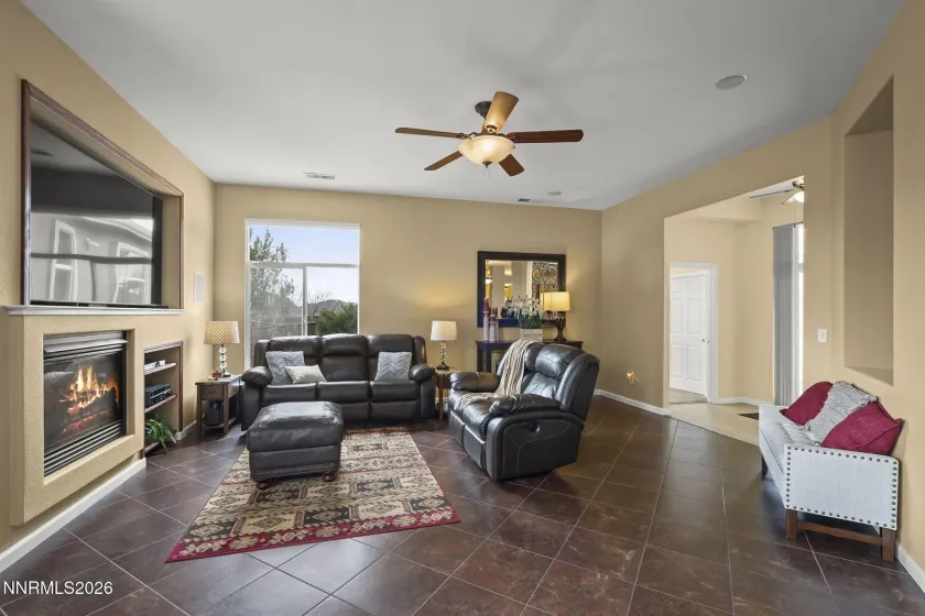 1302 Skyfire, Sparks, Nevada 89441, 4 Bedrooms Bedrooms, ,4 BathroomsBathrooms,Residential,Residential,Skyfire,260002091