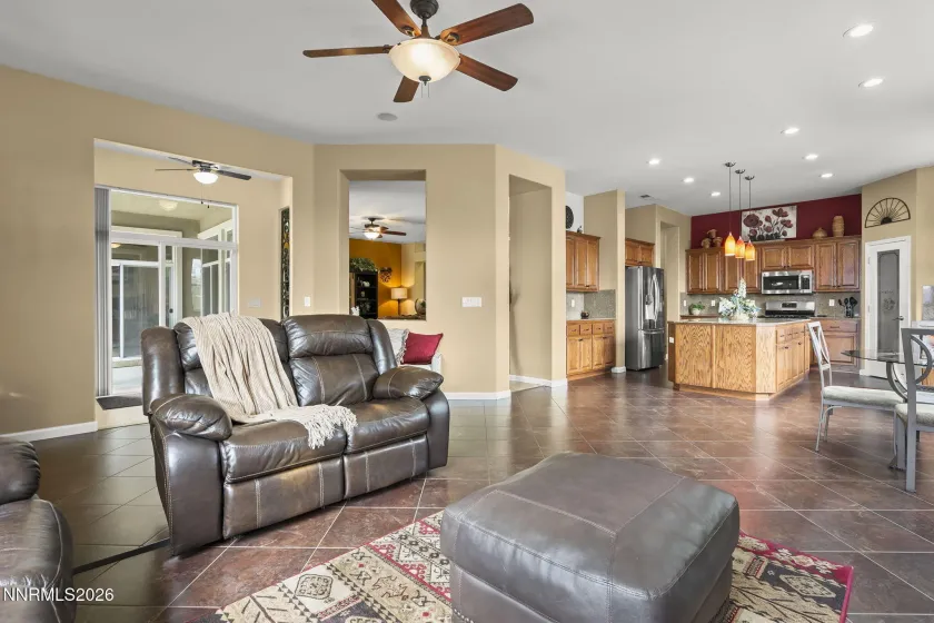 1302 Skyfire, Sparks, Nevada 89441, 4 Bedrooms Bedrooms, ,4 BathroomsBathrooms,Residential,Residential,Skyfire,260002091