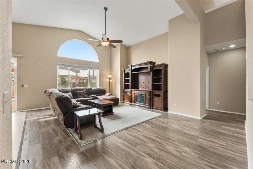 1295 Glendora, Sparks, Nevada 89436, 3 Bedrooms Bedrooms, ,3 BathroomsBathrooms,Residential,Residential,Glendora,260002096