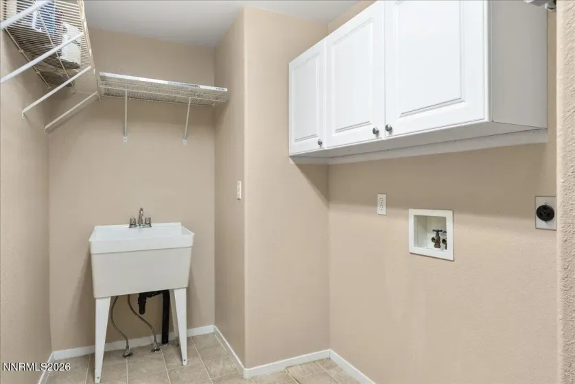 1295 Glendora, Sparks, Nevada 89436, 3 Bedrooms Bedrooms, ,3 BathroomsBathrooms,Residential,Residential,Glendora,260002096