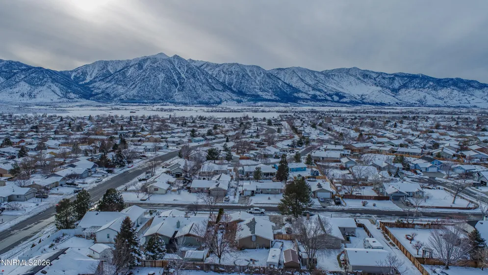 743 Lyell, Gardnerville, Nevada 89460, 3 Bedrooms Bedrooms, ,2 BathroomsBathrooms,Residential,Residential,Lyell,260002098