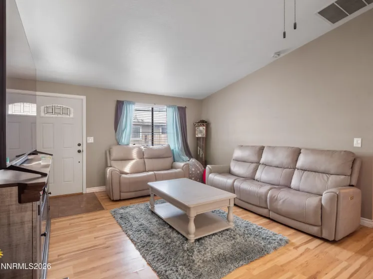 743 Lyell, Gardnerville, Nevada 89460, 3 Bedrooms Bedrooms, ,2 BathroomsBathrooms,Residential,Residential,Lyell,260002098