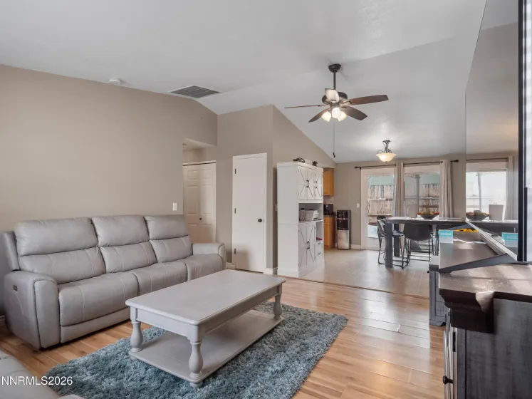 743 Lyell, Gardnerville, Nevada 89460, 3 Bedrooms Bedrooms, ,2 BathroomsBathrooms,Residential,Residential,Lyell,260002098