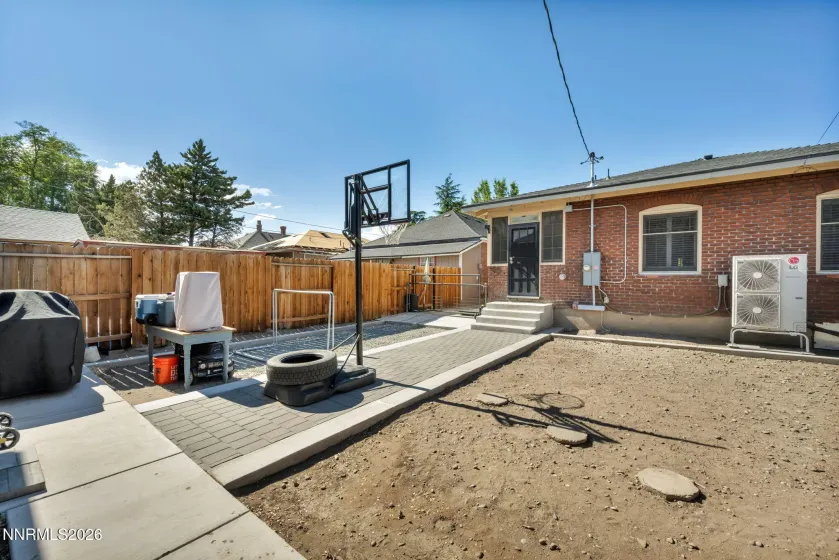 911 F, Sparks, Nevada 89431, 4 Bedrooms Bedrooms, ,2 BathroomsBathrooms,Residential,Residential,F,260002102