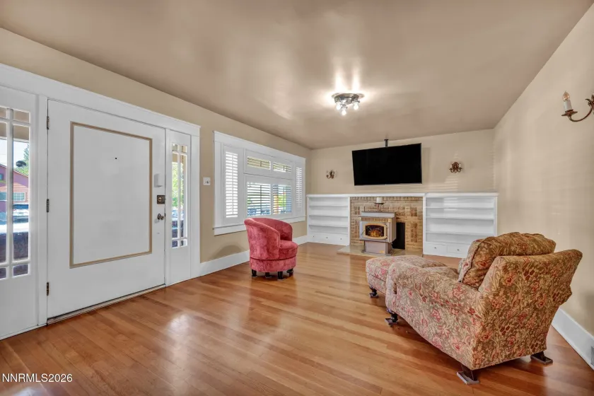 911 F, Sparks, Nevada 89431, 4 Bedrooms Bedrooms, ,2 BathroomsBathrooms,Residential,Residential,F,260002102