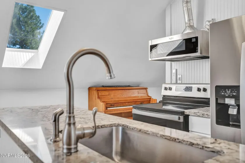 911 F, Sparks, Nevada 89431, 4 Bedrooms Bedrooms, ,2 BathroomsBathrooms,Residential,Residential,F,260002102