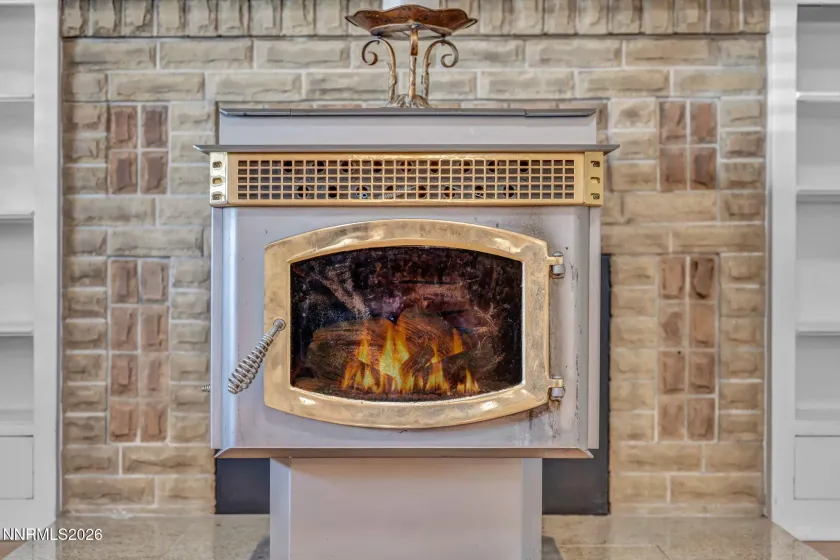 911 F, Sparks, Nevada 89431, 4 Bedrooms Bedrooms, ,2 BathroomsBathrooms,Residential,Residential,F,260002102