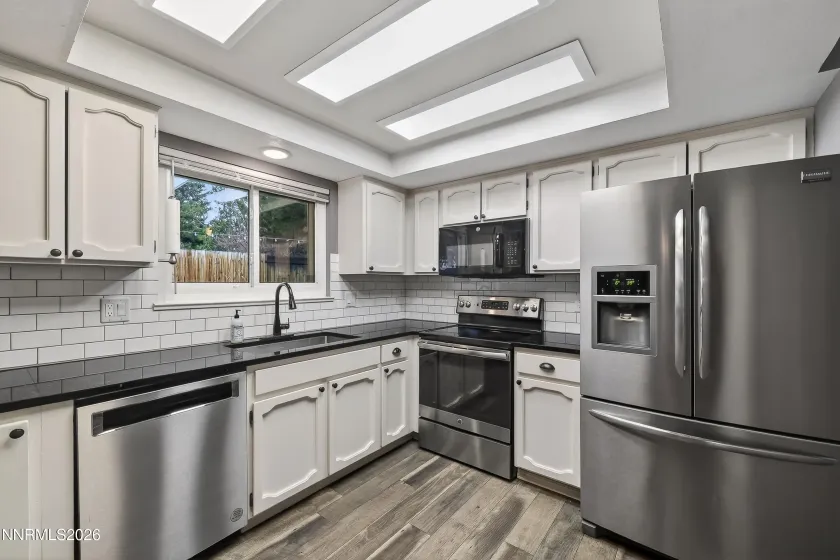 8211 Dixon, Reno, Nevada 89511, 5 Bedrooms Bedrooms, ,3 BathroomsBathrooms,Residential,Residential,Dixon,260002103