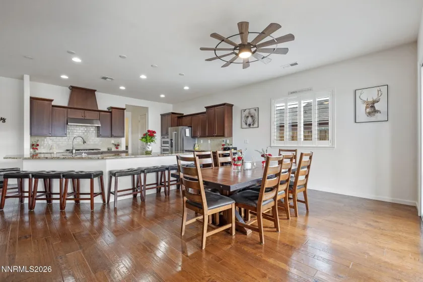 9811 Dyevera, Reno, Nevada 89521, 4 Bedrooms Bedrooms, ,3 BathroomsBathrooms,Residential,Residential,Dyevera,260002110