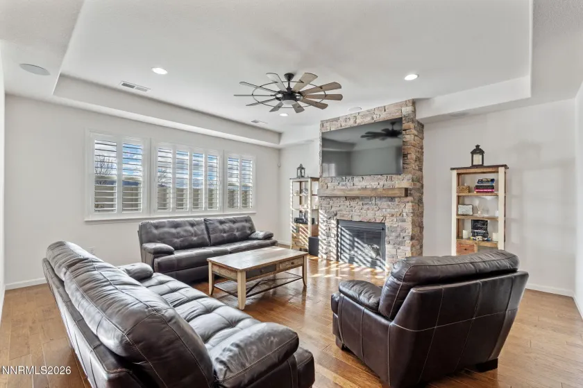 9811 Dyevera, Reno, Nevada 89521, 4 Bedrooms Bedrooms, ,3 BathroomsBathrooms,Residential,Residential,Dyevera,260002110