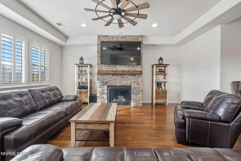 9811 Dyevera, Reno, Nevada 89521, 4 Bedrooms Bedrooms, ,3 BathroomsBathrooms,Residential,Residential,Dyevera,260002110