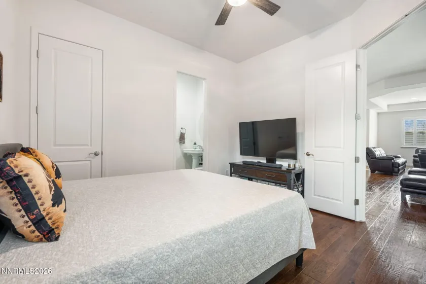 9811 Dyevera, Reno, Nevada 89521, 4 Bedrooms Bedrooms, ,3 BathroomsBathrooms,Residential,Residential,Dyevera,260002110