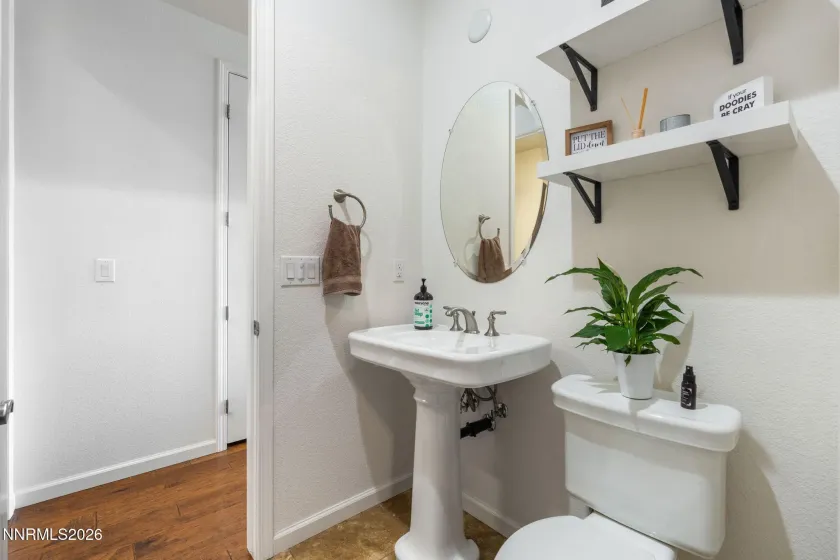 9811 Dyevera, Reno, Nevada 89521, 4 Bedrooms Bedrooms, ,3 BathroomsBathrooms,Residential,Residential,Dyevera,260002110