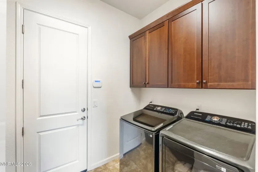 9811 Dyevera, Reno, Nevada 89521, 4 Bedrooms Bedrooms, ,3 BathroomsBathrooms,Residential,Residential,Dyevera,260002110