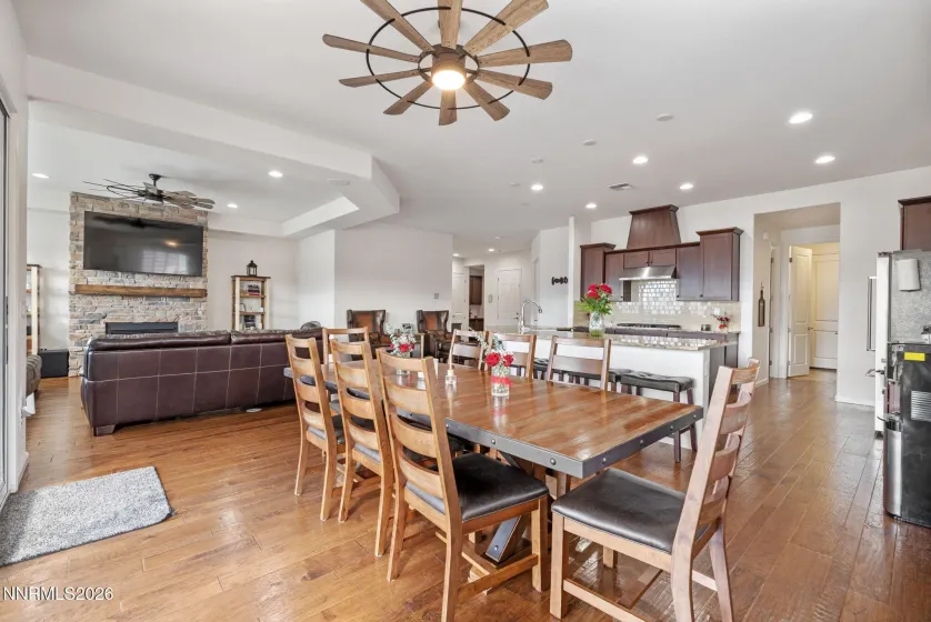 9811 Dyevera, Reno, Nevada 89521, 4 Bedrooms Bedrooms, ,3 BathroomsBathrooms,Residential,Residential,Dyevera,260002110