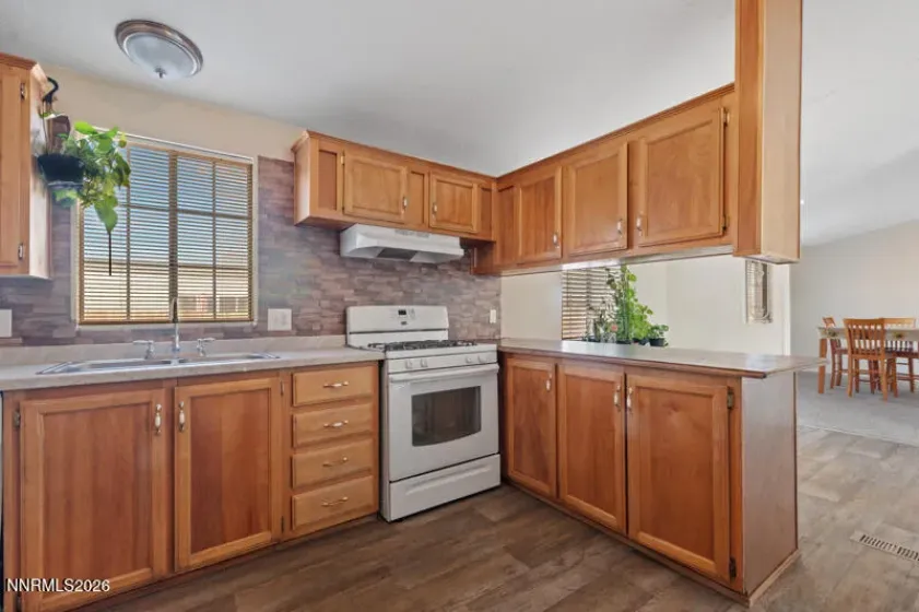 2575 Tonopah, Silver Springs, Nevada 89429, 4 Bedrooms Bedrooms, ,2 BathroomsBathrooms,Residential,Residential,Tonopah,260002112