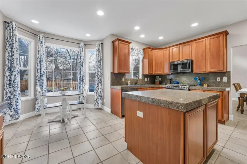 7015 Poco Bueno, Sparks, Nevada 89436, 4 Bedrooms Bedrooms, ,4 BathroomsBathrooms,Residential,Residential,Poco Bueno,260002114