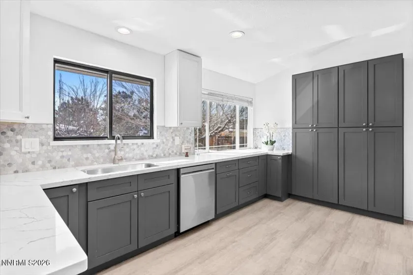 65 Sheena, Sparks, Nevada 89436, 6 Bedrooms Bedrooms, ,4 BathroomsBathrooms,Residential,Residential,Sheena,260002117